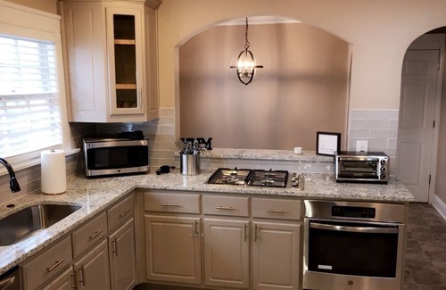 Sylvan Hills House | Pet Friendly, Charming 1930’s Ranch-Style Home, Minutes From Downtown Atlanta