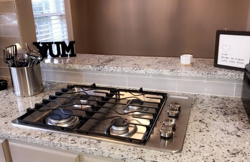 Sylvan Hills House | Pet Friendly, Charming 1930’s Ranch-Style Home, Minutes From Downtown Atlanta