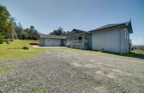 Wilbur Springs House | Pet-Friendly Clearlake Oaks Vacation Home w/Pool!