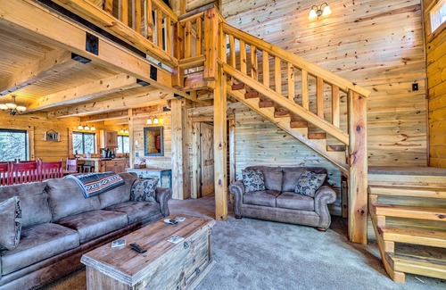 Cloudcroft Cottage | Pet-Friendly Cloudcroft Cabin: Walk to Shop, Food
