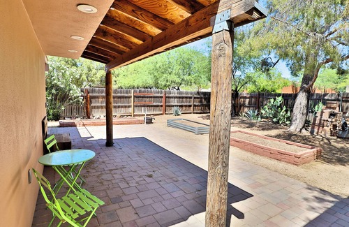 Harlan Heights House | Pet friendly comfort and convenience in a great central location at Catalina Haven