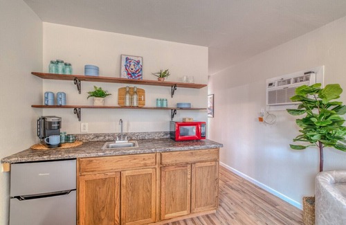 Alto Apartment | Pet Friendly | Dog Run | New Remodel | Wildlife