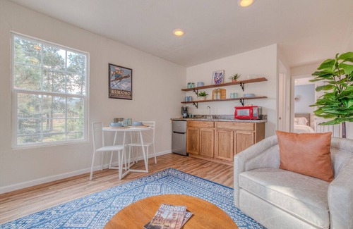 Alto Apartment | Pet Friendly | Dog Run | New Remodel | Wildlife