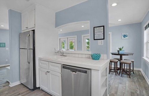 Miramar Beach Cottage | Pet Friendly Elevated Cottage-1 Block 2 Beach-Pool