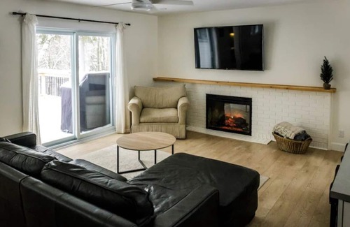 Knowlton House | Pet friendly entire home |The House on James