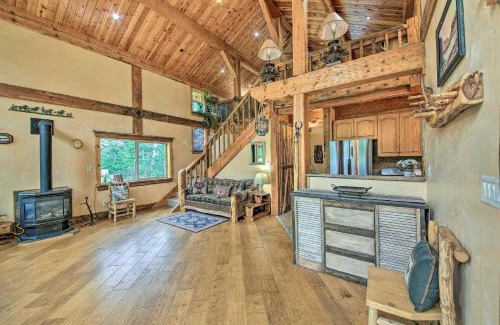 Eureka House | Pet-Friendly Eureka Getaway with Mountain Views