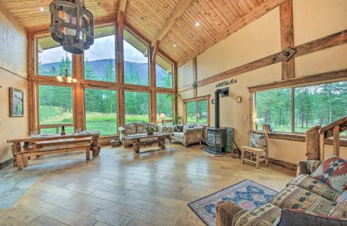 Eureka House | Pet-Friendly Eureka Getaway with Mountain Views