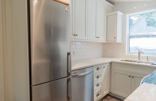 Port Sydney Cabin | Pet Friendly Fall Getaway Waterfront