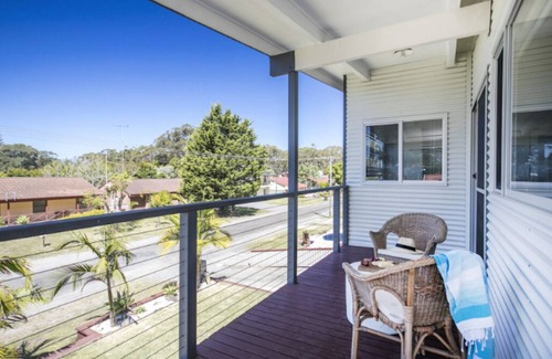 Narrawallee House | Pet-friendly family home close to the beach in Narrawallee