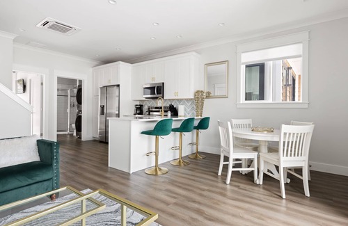 River District Boat Rental | Pet Friendly Floating Villa - Inspiration at The Cove - Downtown Wilmington