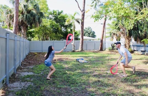 Naples Park House | Pet Friendly, Fully Fenced Cozy Cottage by the Beach
