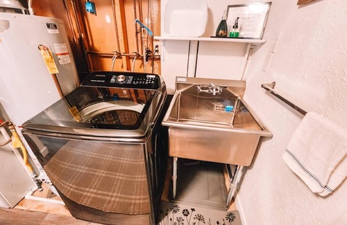 Security-Widefield House | Pet Friendly Gorgeous Large 5 Bdrm Home near allnn