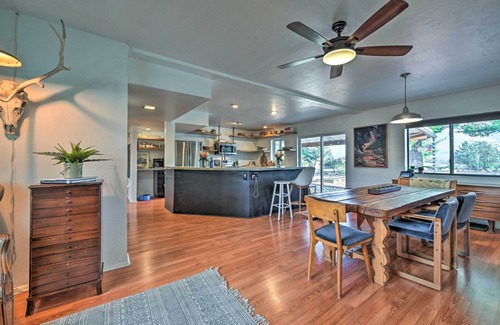 Cottonwood-Verde Village Cottage | Pet-friendly Gem w/Treehouse: 20 Mi to Sedona