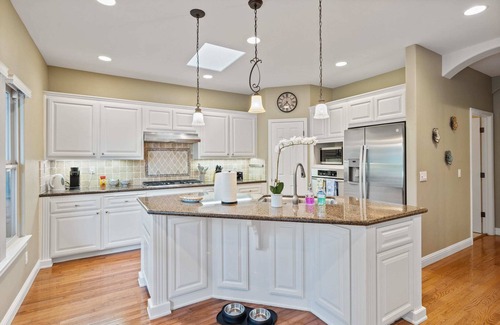 Callender House | Pet-Friendly Golf Course Retreat & Backyard Oasis