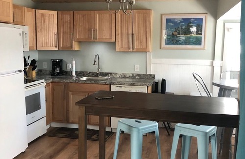 Surfside Beach Cottage | Pet Friendly, golf cart, 2 minute walk to the beach with ocean in sight