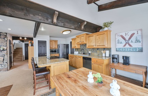 Crested Butte House | Pet Friendly, Great Views, Great For Large Groups