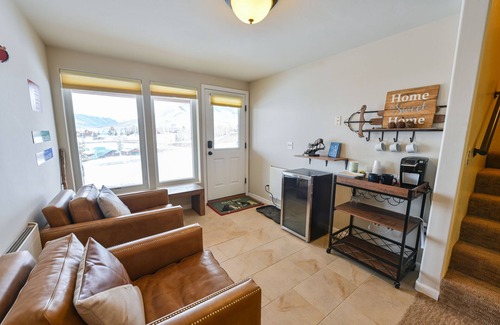 Crested Butte House | Pet Friendly, Great Views, Great For Large Groups