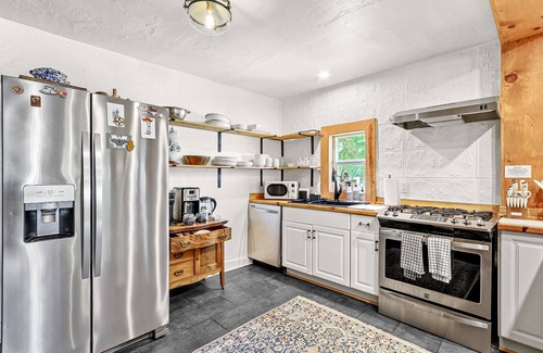 Las Cruces House | PET friendly! Great backyard, firepit & near DT, NMSU, & Mesilla