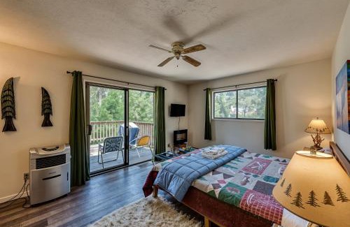 Groveland House | Pet Friendly Grizzly Blair Lodge Cabin