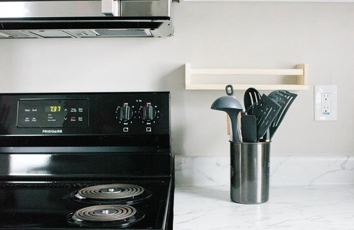 Montgomery Apartment | Pet-Friendly Hideout | Walk to MGM