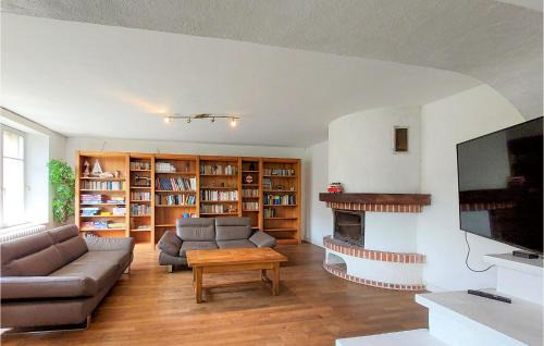 Boult-aux-Bois House | Pet Friendly Home In Boult-Aux-Bois