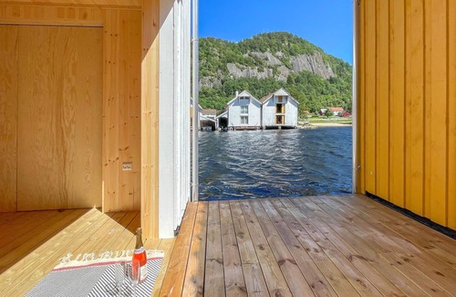 Feda House | Pet friendly home in Feda with kitchen