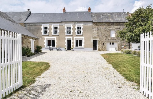 Anctoville House | Pet friendly home in Aurseulles