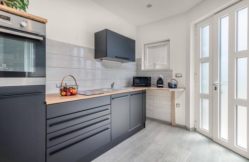 Bezjaki House | Pet friendly home in Marinici with WiFi