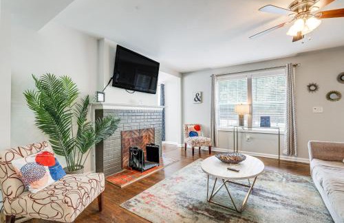Atlanta House | Pet-Friendly Home with Hot Tub in Atlanta!