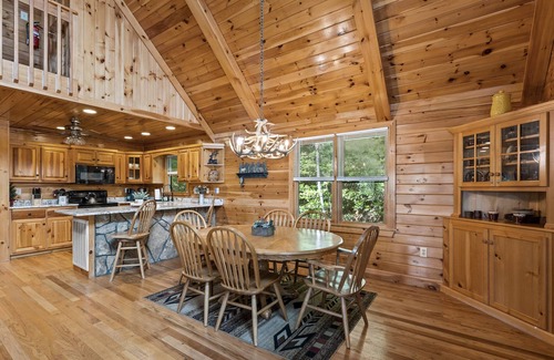 My Mountain Cabin | Pet Friendly, Hot tub, Pool Table, Near Hiking Trails, Lake, River