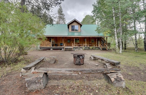 Fort Klamath House | Pet-Friendly House with Deck Near Crater Lake!