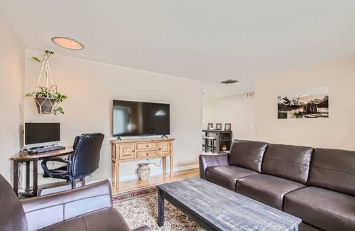 Lakewood Apartment | Pet Friendly I 3bd I Red Rocks I Belmar I Denver