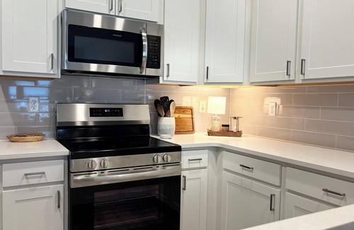 Ocean Isle Beach House | Pet friendly! King bed, smart TVs, mins to beaches from this brand new townhome