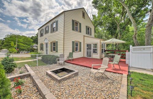 Miller Beach House | Pet-Friendly Lake Getaway 1 Block to Beach!