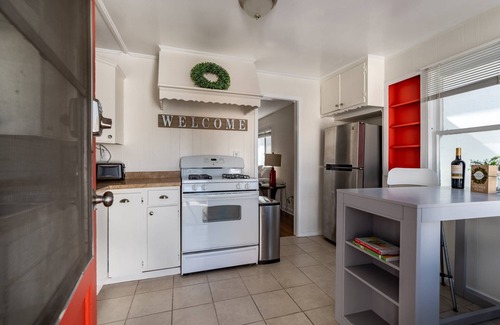 Burbank House | Pet Friendly Large Backyard Steps to Chandler Bike Path
