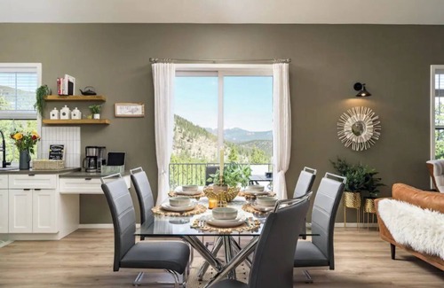 Bailey House | PET-FRIENDLY LUXE Mtn Retreat, Hot tub, Firepit w/EPIC views, Red Rock, Rafting
