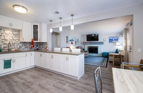 Morro Bay House | Pet Friendly! Modern and Classic Morro Bay Beach Home Recently Remodeled