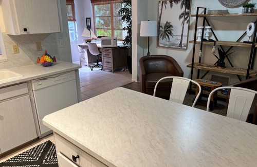 South Venice House | PET friendly, Newly remodeled cozy home close to beaches and historic downtown.