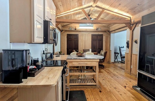 Asheville House | Pet Friendly, Private Home in The BlueRidge Mountains