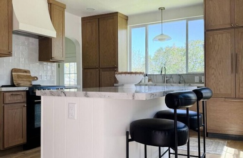 Garden City House | Pet Friendly-Private Hot tub! Fresh Remodel! Arcades! Grass Yard! Walk 2 Lake!
