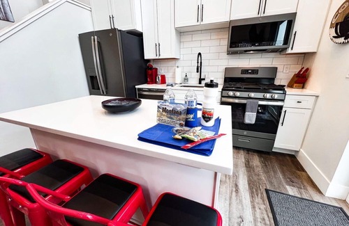 Whitefish House | Pet Friendly, Red Poppy at the Quarry, Amazing 2 Bed/2 Bath, Hot Tub, Sleeps 7!