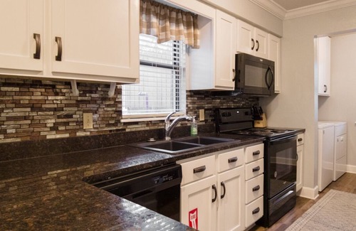 Table Rock Condo | Pet Friendly ~ Resort Amenities ~ Near the 76 Strip ~ FREE TICKETS INCLUDED! (PR50-4)