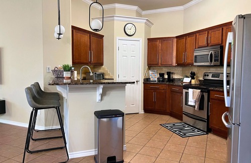 South Side House | Pet-Friendly South Side Hm Garage + Fenced Yard