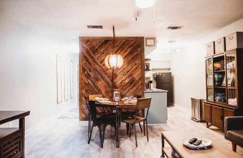 Navarre Beach House | Pet Friendly Soundside Eclectic Beach Cottage