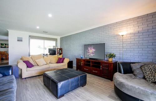 Tomakin House | Pet-Friendly Spacious Home by the Beach