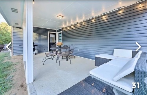 Lexington House | Pet friendly, spacious home in heart of Lexington n