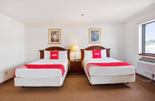 Portage Hotel | Pet-Friendly Stay Near Portage Riverwalk & Outdoor Adventure!