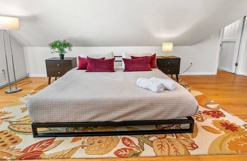Old North End House | PET FRIENDLY / The Carriage House / Historic District Downtown COS
