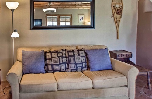 Taos Cottage | Pet-Friendly Taos House w/ Patio & Hammock!