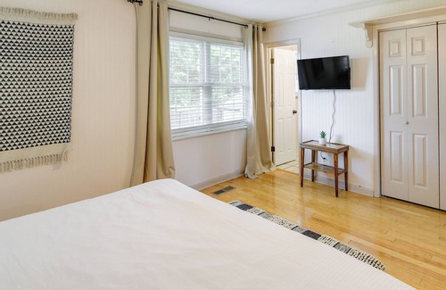 Karns Apartment | Pet-Friendly Tennessee Abode w/ Hot Tub & Fire Pit